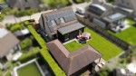 Unieke opportuniteit voor wie op zoek is naar een instapklare open bebouwing in een rustige en aantrekkelijke woonbuurt:
Recent gerenoveerde en kwaliteitsvol afgewerkte open bebouwing, gelegen op een zuidwest georiënteerd perceel van 556 m2. Deze instapklare woning, gelegen in een bijzonder rustige straat in de uiterst aantrekkelijke villawijk, gelegen aan de rand van de polders, op korte wandelafstand van het centrum en het duinbos, biedt u:
Op het gelijkvloers: de inkomhall met afzonderlijk toilet en trap naar de 1ste verd., ruime en uitnodigende woonkamer met bijzonder veel lichtinval dankzij de royale uitbouw met groot en volledig te openen raampartij, ingerichte keukenhoek met granieten werkblad en praktisch ingerichte garage. De nachthall op de eerste verdieping biedt toegang tot de masterbedroom met dressing, de 2 andere slaapkamers en de stijlvol vernieuwde badkamer met o.a. inloopdouche en toilet.
In de recent heraangelegde en volledig zongerichte tuin treffen we de ruime poolhouse met jacuzzi, sauna, fitnessruimte, douche, buitendouche en een extra, overdekt terras.
Verder beschikte deze mooie woning nog over zonnepanelen (5.830Wp), een waterverzachter en een regenwaterput.
Prachtwoning, ideaal als uw nieuwe thuis of als royaal 2de verblijf aan zee!
Contacteer ons voor uw vrijblijvend bezoek.
Onder deze tekst bij "documenten" vindt u een grondplan. (24/022)
